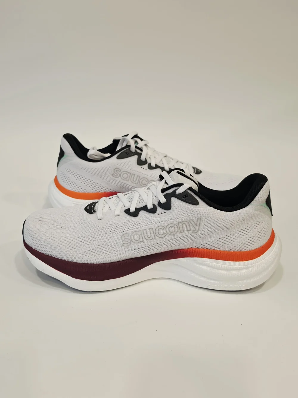 Saucony Ride 19 Men’s White Running Shoes Burgundy & Orange Accent US Size 10